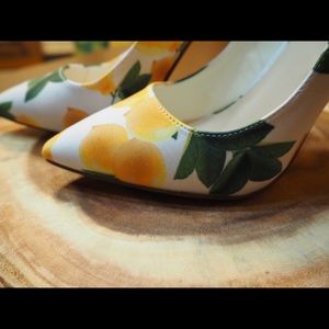 Lemon Print Heels 🍋